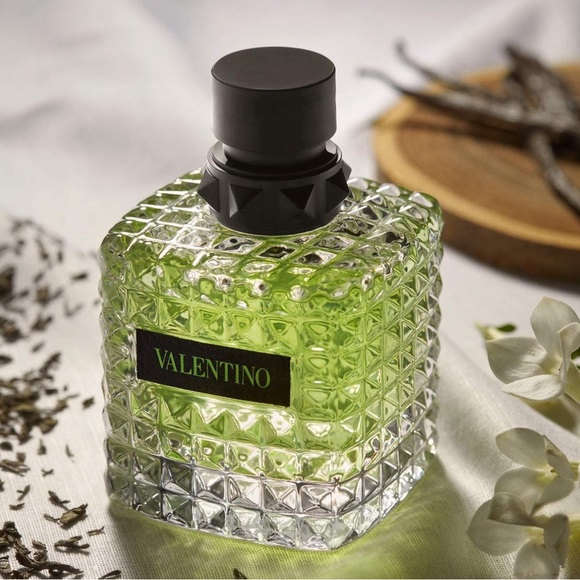NWT Valentino Donna Born in Roma Green Stravaganza Eau de Parfum - Picture 8 of 8